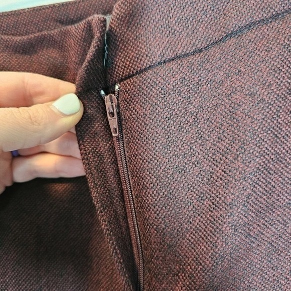 Ann‎ Taylor Wool Burgundy Straight Leg High Rise Career Pants Size 4 - Picture 3 of 11
